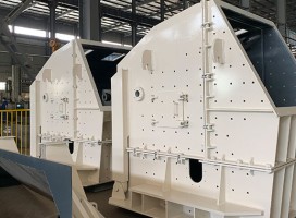 兩臺移動式破碎機(jī)在重慶河卵石破碎項目安裝調(diào)試完成